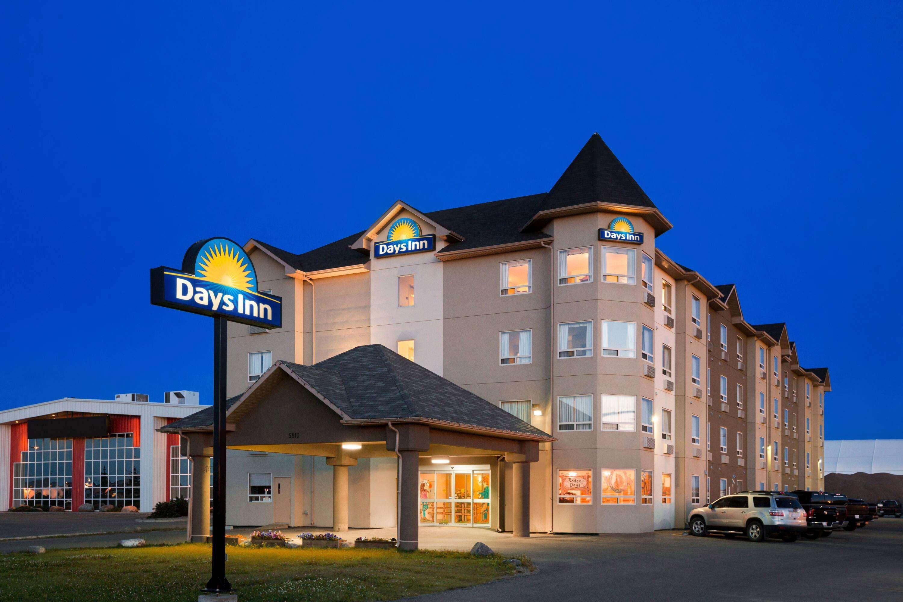 Days Inn By Wyndham Bonnyville Zewnętrze zdjęcie